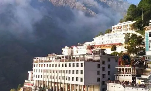 Vaishno Devi Pilgrimage and Magical Patnitop